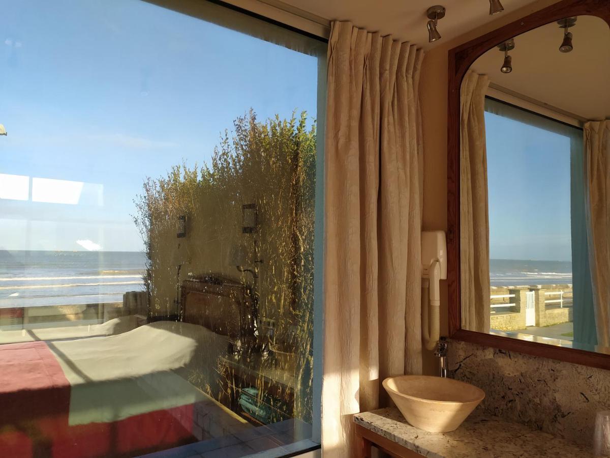 Gites "Plage" Ou "Pieds Dans L'Eau" En Front De Mer A Asnelles , 3Km D'Arromanches, 10Km De Bayeux Екстер'єр фото